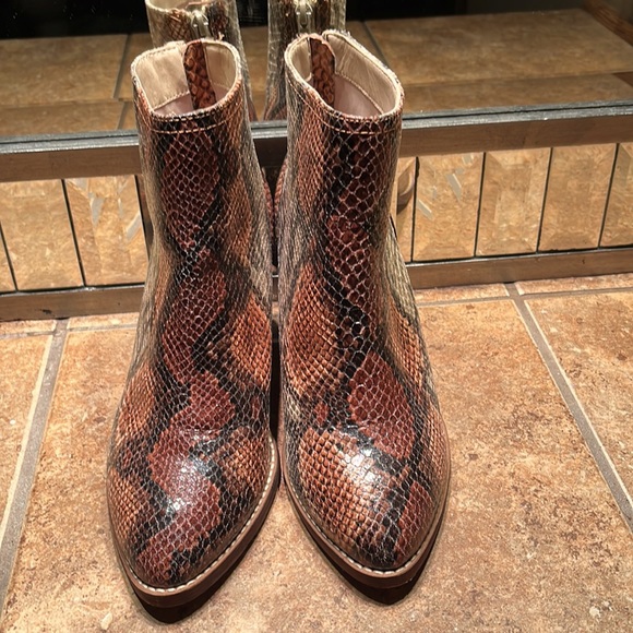 NWOT Faux Snakeskin Booties - Picture 6 of 9